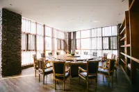 Gongdeling Manor Hotels in Li County