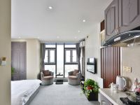 青岛白云公寓 - 全景现代欧式大床房