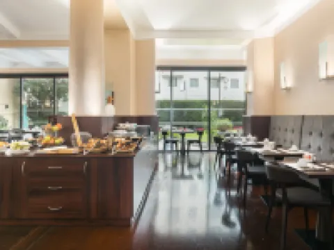 โรงแรมเบสท์ เวสเทิร์น พลัส ไบรซ์ การ์เดน โรงแรมในนีซ