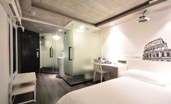 Jianwei Space Movie Hotel (Shanghai Jiangning Road subway station store)