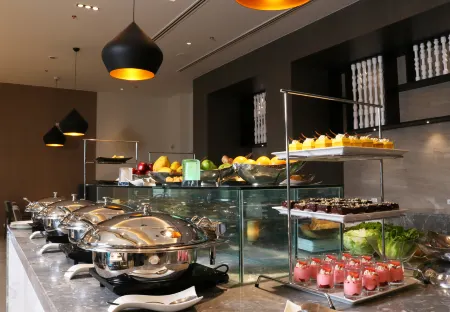 Savoy Hotel Manila near Airport NAIA Terminal 3 MNL Отели рядом с достопримечательностью «The Dessert Museum»