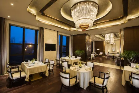 Crowne Plaza Hefei Rongqiao Отели рядом с достопримечательностью «CPC Anhui Provincial Committee Party School»