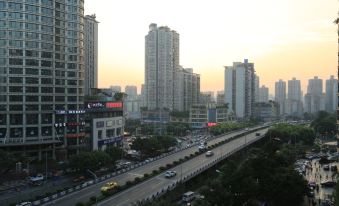 Chongqing Wulishan City Youth Hostel (Red Earth Subway Station)