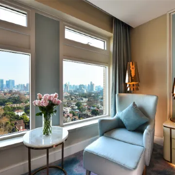 Radisson Collection Hotel,Xing Guo Shanghai Отели рядом с достопримечательностью «Шанхайская библиотека»