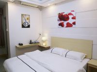 广州罗曼的假日 - 精致大床房