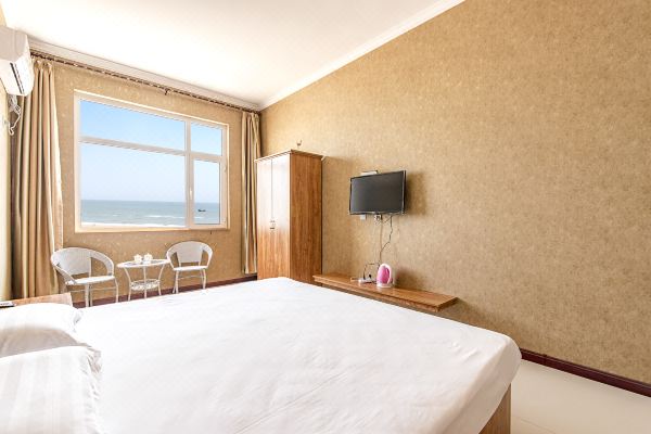 天帆假日酒店(昌黎黄金海岸店)