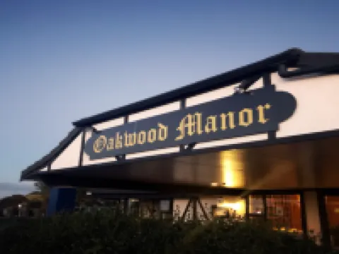 Oakwood Manor Motor Lodge Hotels in Auckland