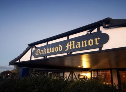 Oakwood Manor Motor Lodge