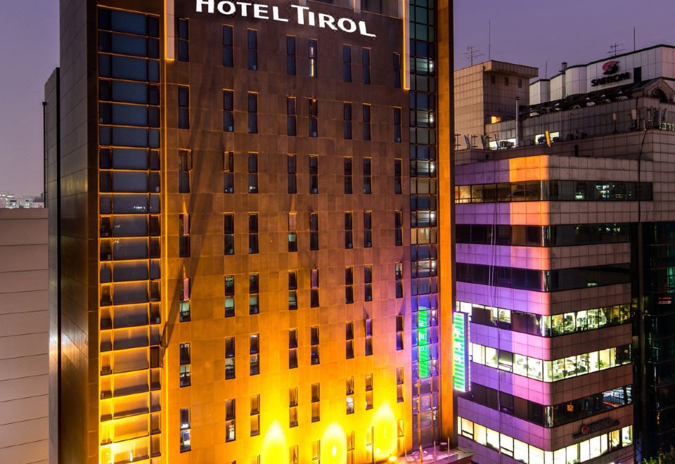5. 티롤관광호텔..