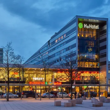 H+ Hotel Salzburg Отели рядом с достопримечательностью «Гетрайдегассе»