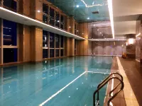 โรงแรมแกรนด์เจี้ยนหลง - ที่มีสระว่ายน้ำ