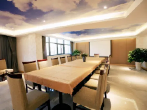 Golden Phoenix Holiday Inn Hoteles en Condado de Dangtu