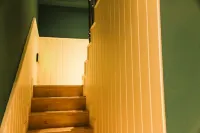 Wulanhot Yishu Woju Hostel