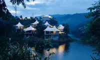 Tent hotel