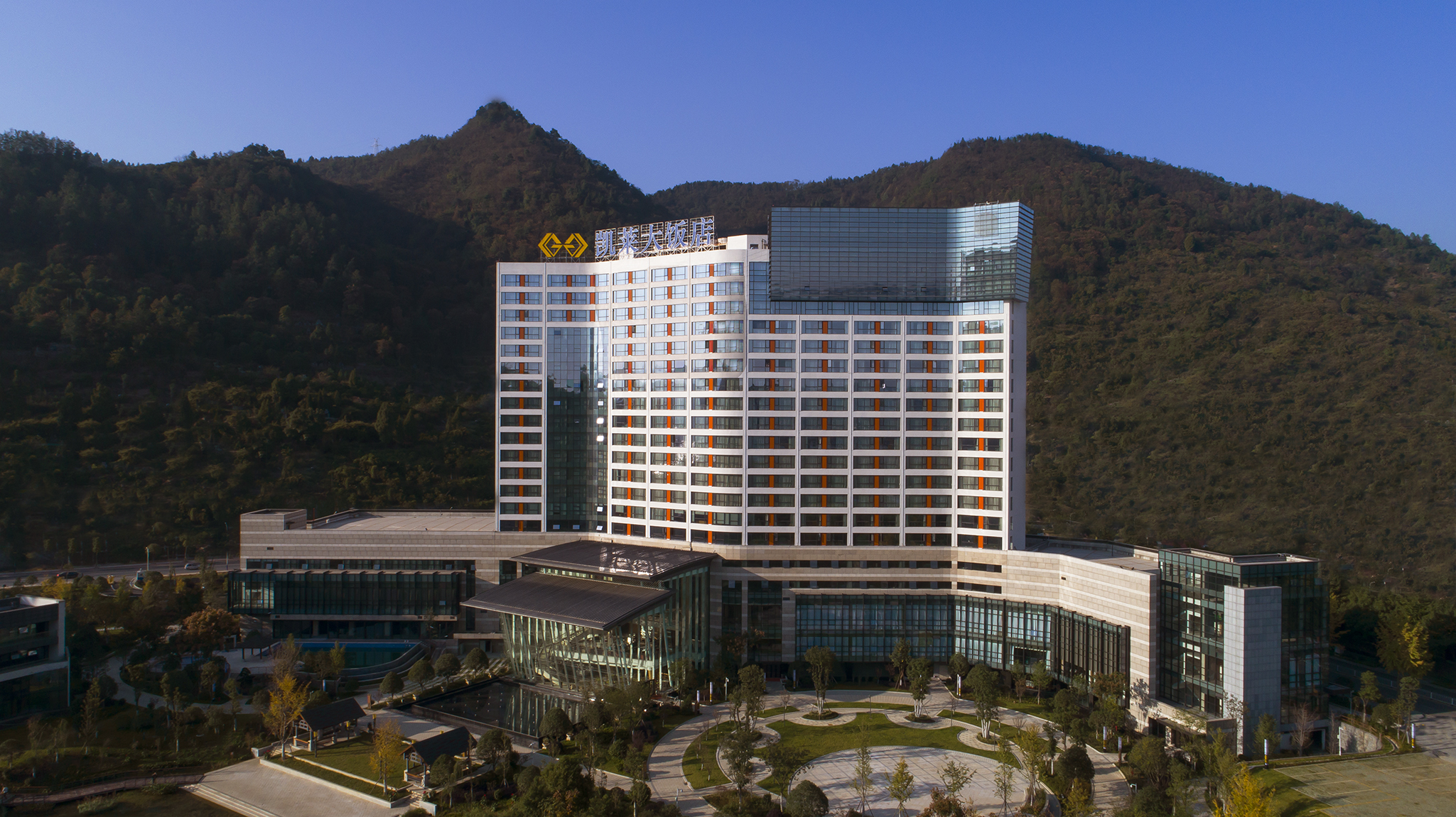 gloria grand hotel