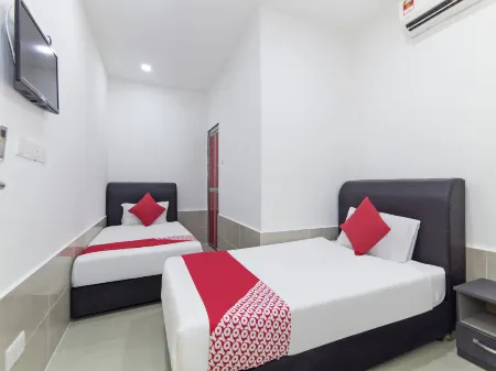 Super OYO 414 Adiff Palace Hotel