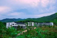 Shikang Shiwai Taoyuan Leisure Tourist Resort