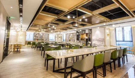 Atour Hotel (Xi'an Gaoxin Jinye Road) Отели рядом с достопримечательностью «Xi'an Institute Service & Software Science Technology»