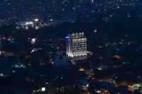 Batiqa Hotel Darmo - Surabaya Hotel a Wonokromo