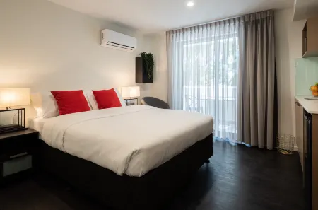 Ascot Budget Inn & Residences Отели рядом со станцией Doomben Station