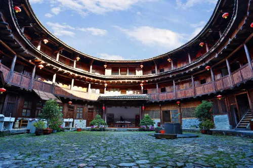 Tea Man Station 3 Fuqian Building 1906 Tulou Homestay