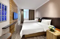 HanTing Premium Hotel (Shanghai Hongqiao Railway Station Beizhai Road) Hotels in Shanghai