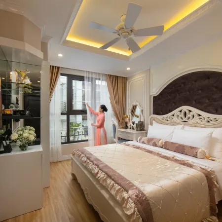 Royal Holiday Hanoi Hotel Отели рядом с достопримечательностью «Храм Нефритовой горы»