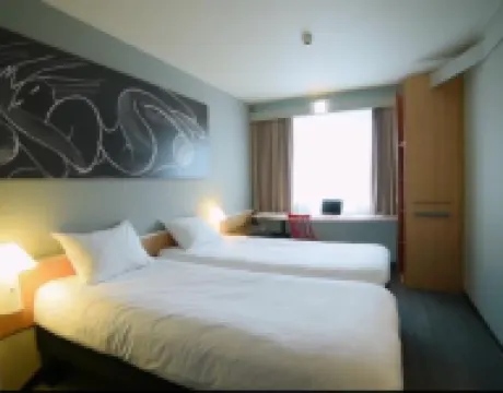 ไอบิส ฮัมบวร์ก อัลส์เตอร์ริง