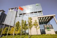 Holiday Inn Shanghai Hongqiao West (Shanghai Hongqiao International Airport) Hotels in Shanghai