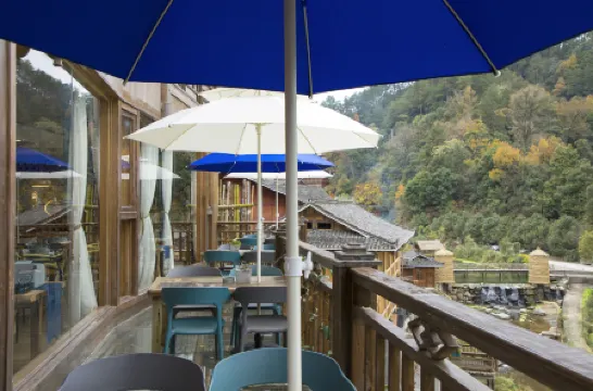 Zizai Shanju Yeshe Chain Inn