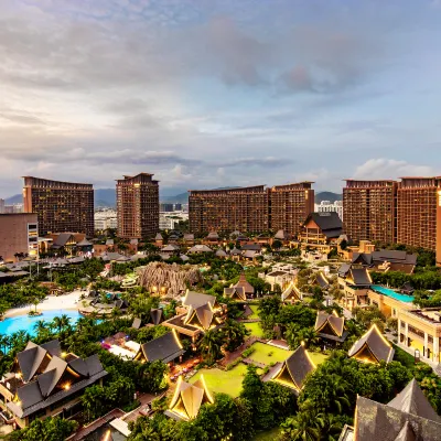 Mangrove Tree Resort World Sanya Bay (Elader Palm Tower) Hotels near Sanya Railway Station
