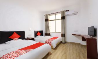 Beihai Zhongxu Holiday Hotel (Qiaogang Customs Street Branch)