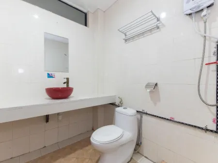 Y Hotel Отели рядом с достопримечательностью «M-Cubed Bar»