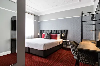 No9 Springfield Hotels near Apex Cafe