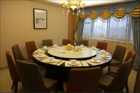 Yijia Grand Hotel