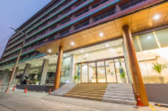 โรงแรมโกลเด้น จอมเทียน บีช