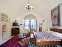 The American Colony Hotel - Small Luxury Hotels of the World Hotéis próximos à(ao) Alegro
