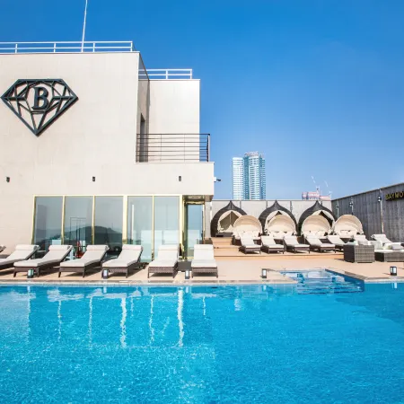 Baymond Hotel
