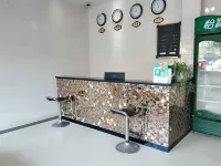 Dengzhou Xinxi Hotel - 2 Yıldız