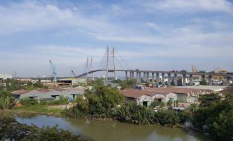 Bridge View Apartment