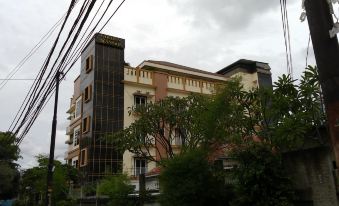 Golden Mansion Hostel