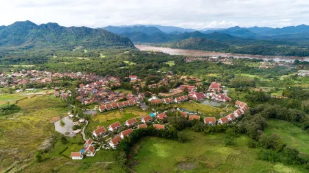 Pullman Luang Prabang Отели рядом с достопримечательностью «Wat Xieng Muan»