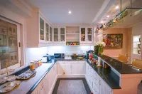 The Lek Aree - Bed and Breakfasts