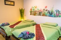 Suwanna Riverside Hotels in Sankhaburi