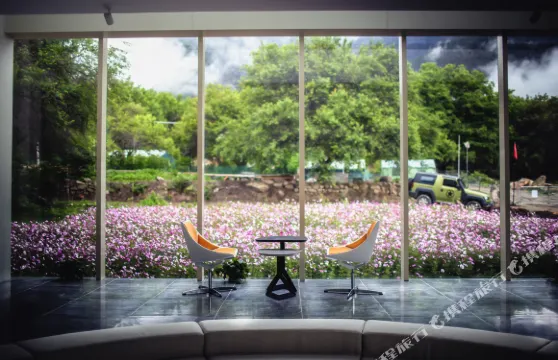 米林聽風看水玻璃盒子別墅