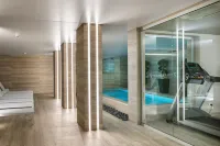 9Hotel Paquis - Pool