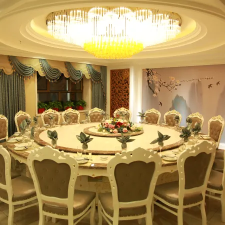 Qitai TianYi Hotel