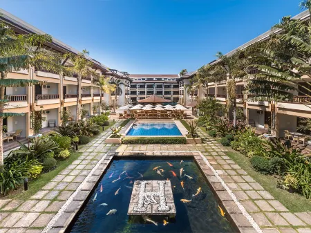 Henann Regency Resort and Spa Отели рядом с достопримечательностью «Aqualife Divers Academy»