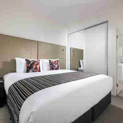 Ramada by Wyndham VetroBlu Scarborough Beach Rooms