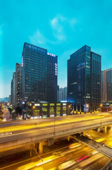 James Joyce Coffetel (Chengdu Jianshe Road Dongjiao Jiyi Square) Hotels near Chenghua